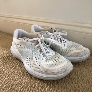 Nike Women Flex White Running Sneakers